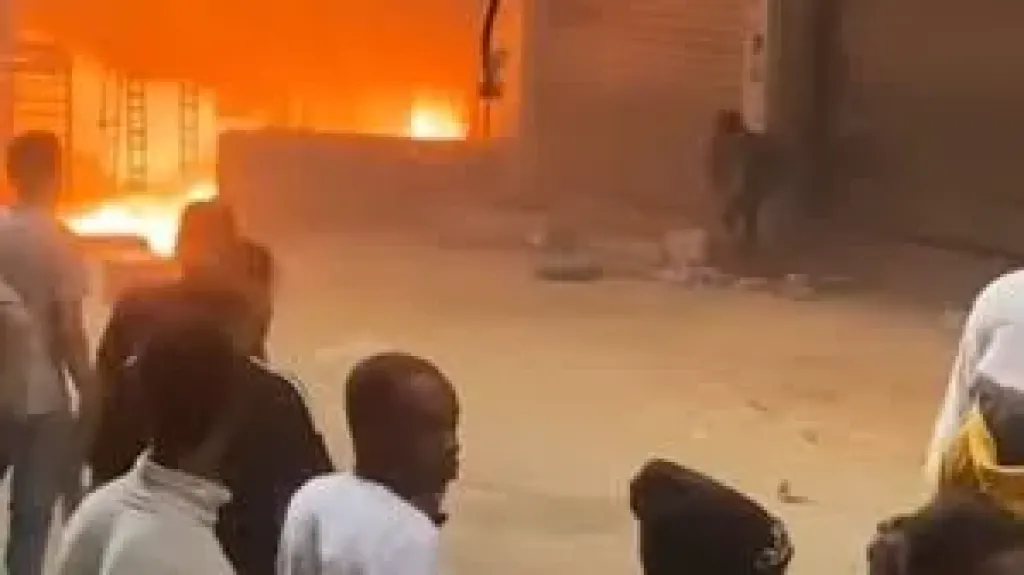 حريق داخل ورشة