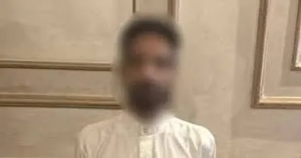 المتهم بالتعدي على شقيقته بالضرب