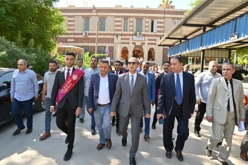 رئيس جامعة 