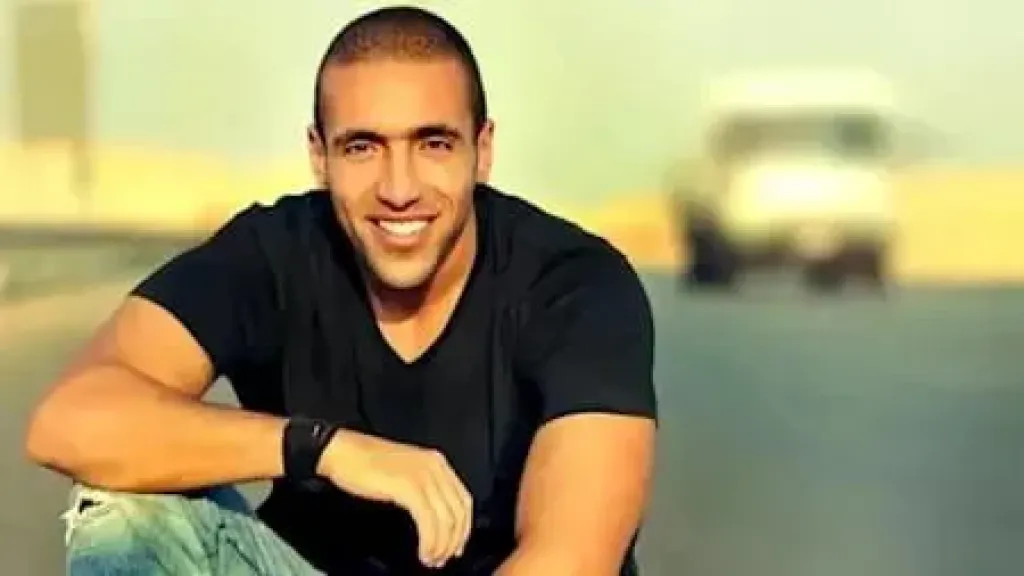 الفنان  الراحل عمرو ستين