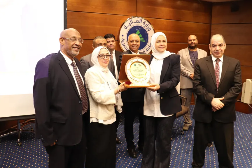 خلال التكريم 