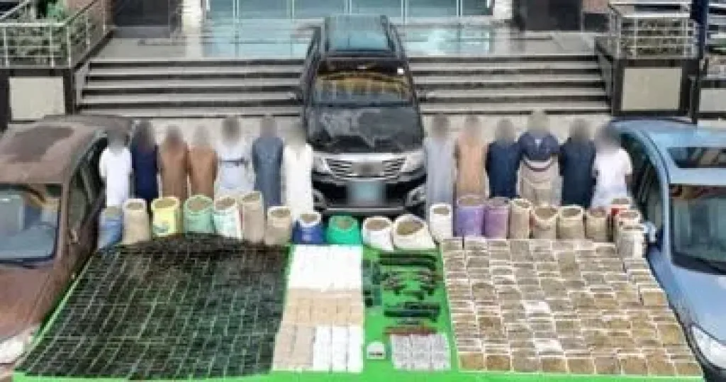 المتهمين 