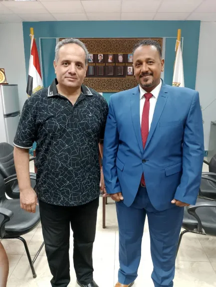 الدكتور هانى شحته عميد كلية التربية النوعية  والدكتور ياسر عبد الرحمن وكيل الكلية