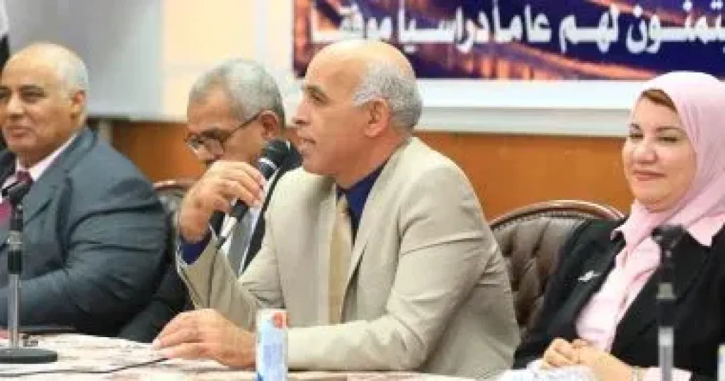 رئيس جامعة كفر الشيخ يلتقي بطلاب 6 كليات بالجامعة الأهلية