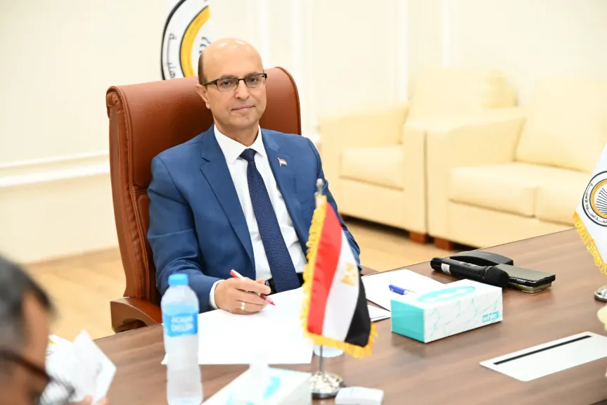 جانب من متابعه 