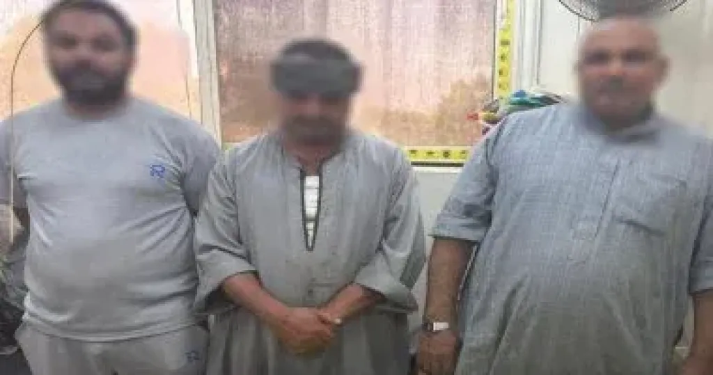 المتهمين 