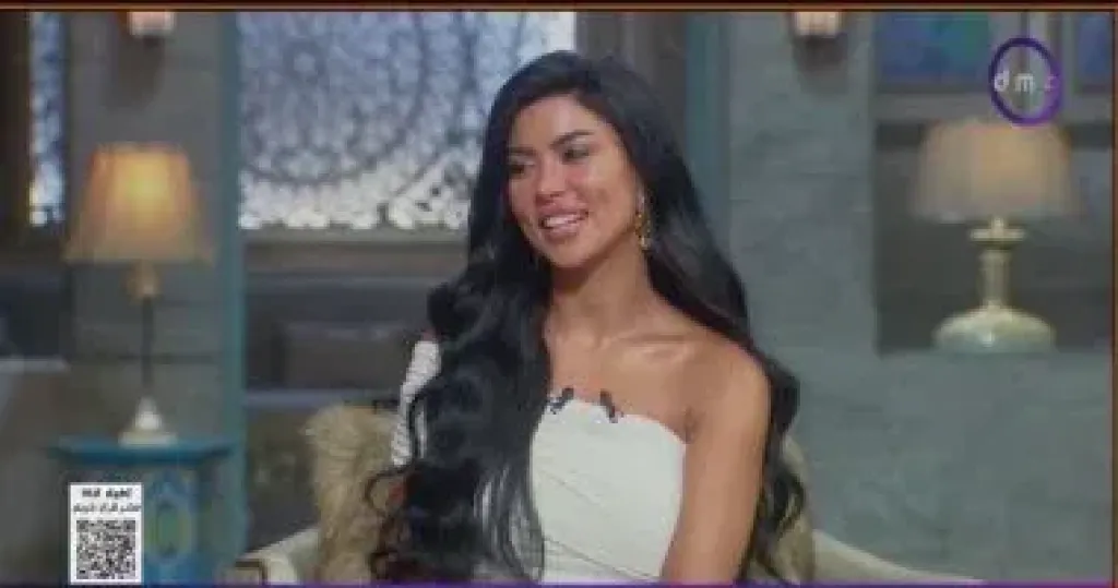 كارولين عزمي 