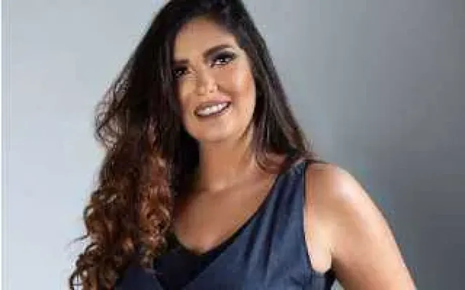 الفنانة بسنت النبراوي