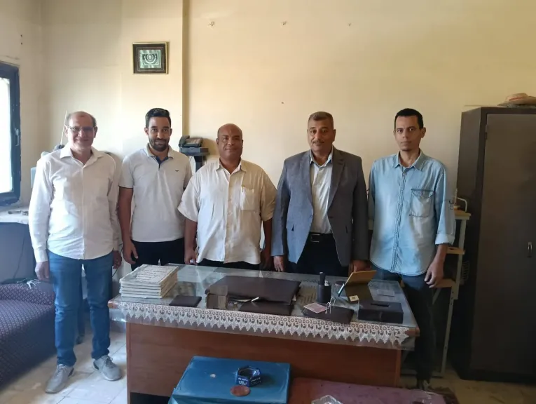جانب من متابعه 