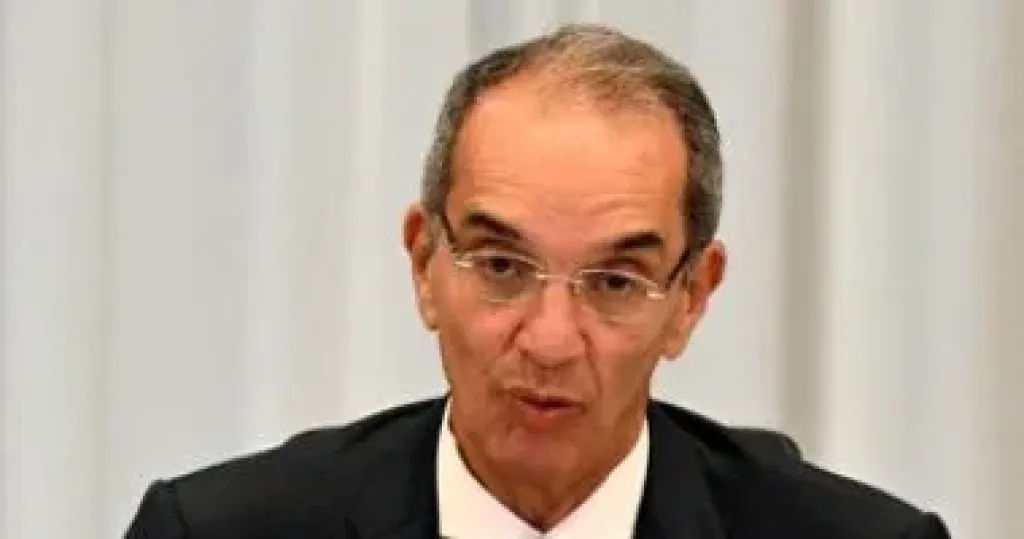 وزير الاتصالات 