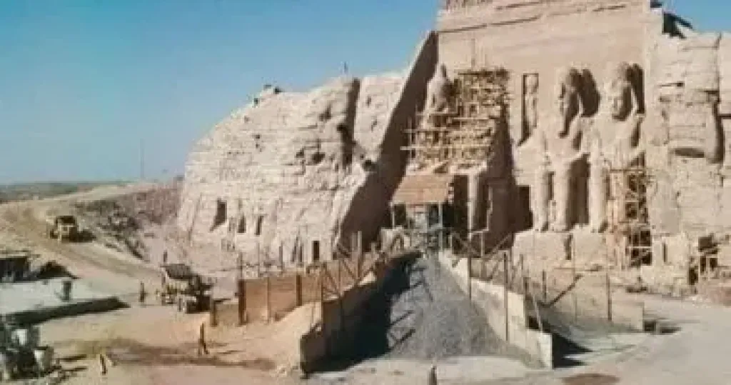 آثار