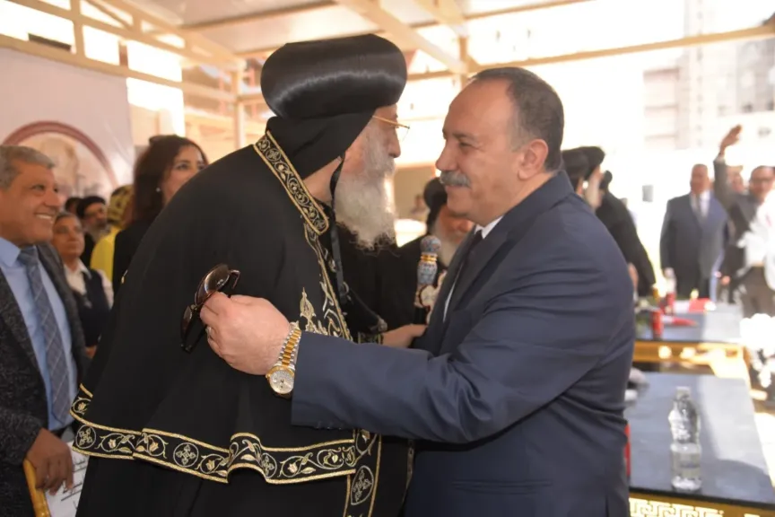 جانب من متابعه 