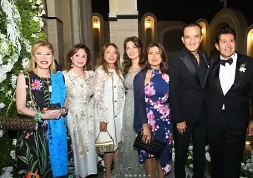 إلهام شاهين تهنئ هاني رمزي بزفاف نجله