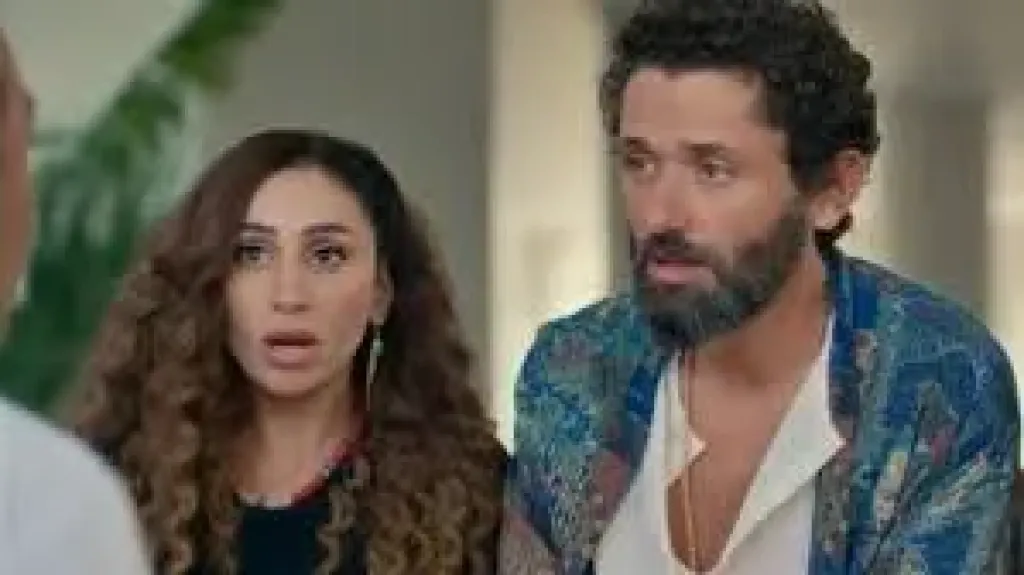 أبطال فيلم طلقنى