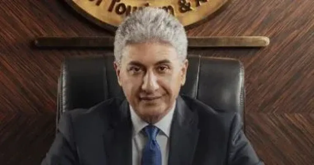 وزير السياحة 