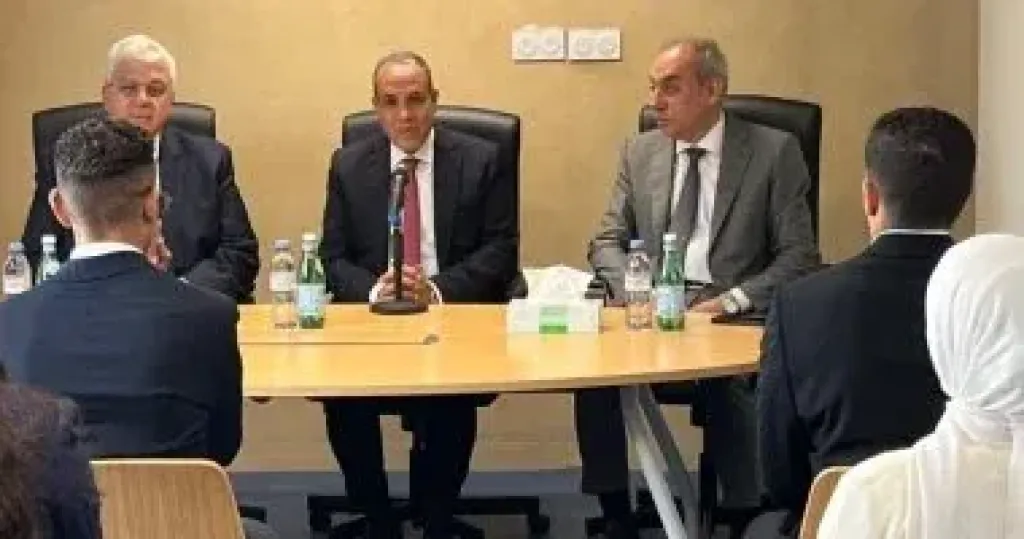 وزير الخارجية 
