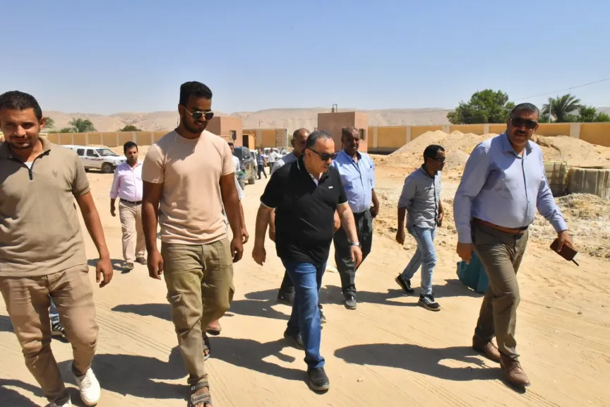 جانب من متابعه 