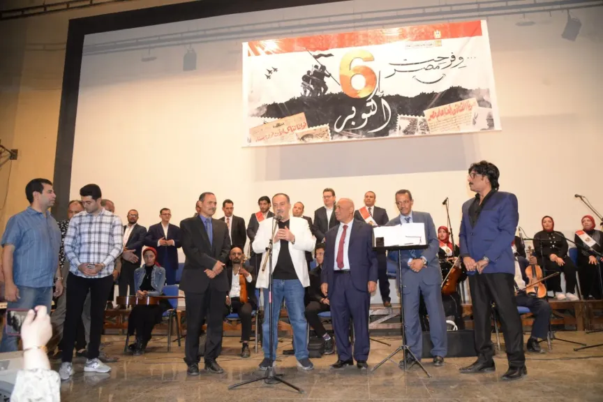 جانب من متابعه 