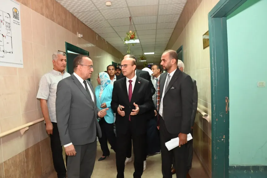 جانب من متابعه 