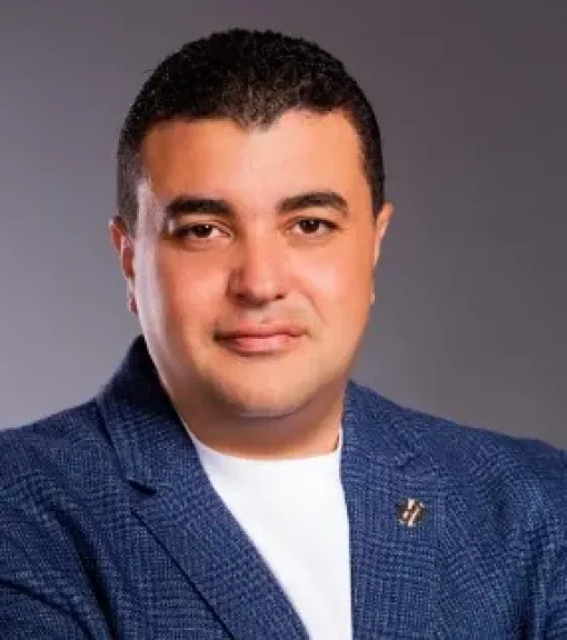 شادي الكومي 