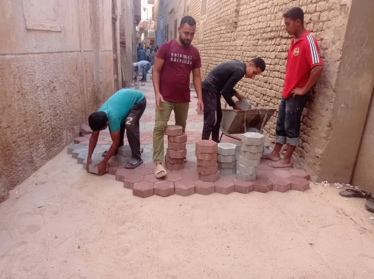 جانب من متابعه 