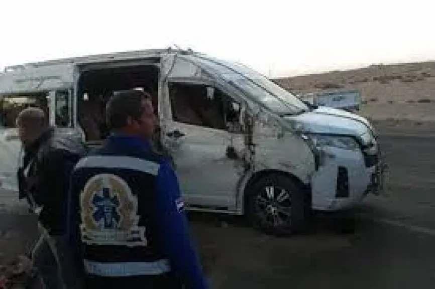 انقلاب مكروباص-بالطريق الحر بالقليوبيه