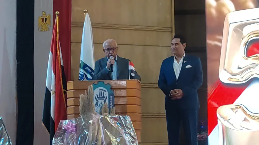 عبد المنعم الجمل 