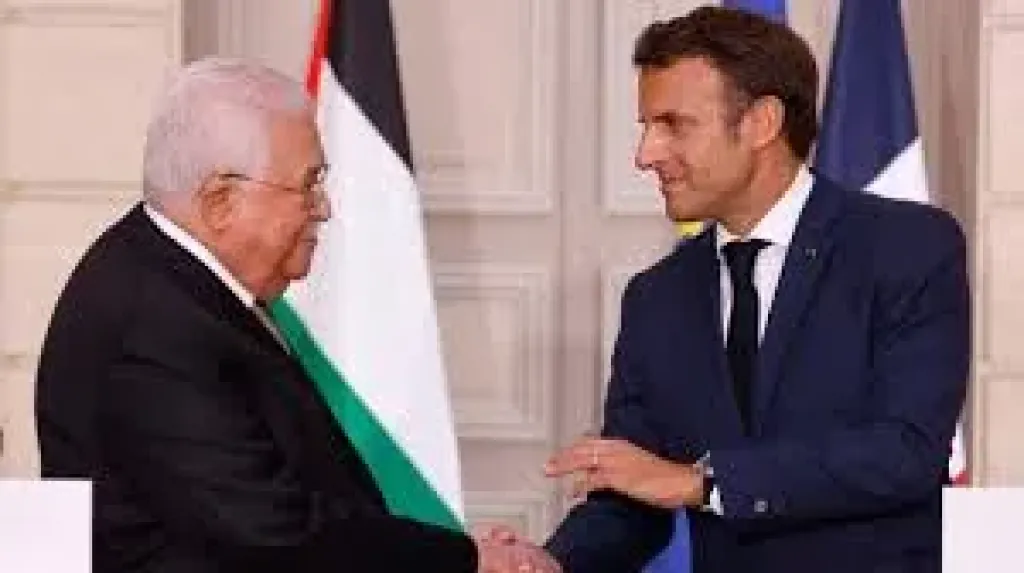 الرئيس الفرنسي والرئيس الفلسطيني