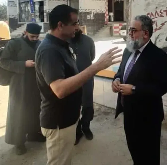 نائب رئيس الجامعة مع الاعلامى محمود هاشم 