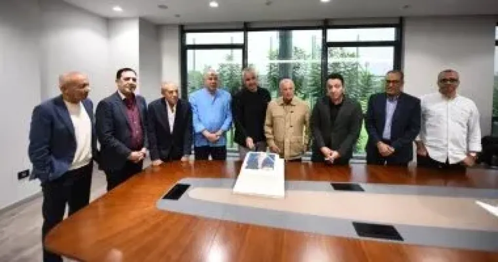 اتحاد الكرة يكرم سيف زاهر