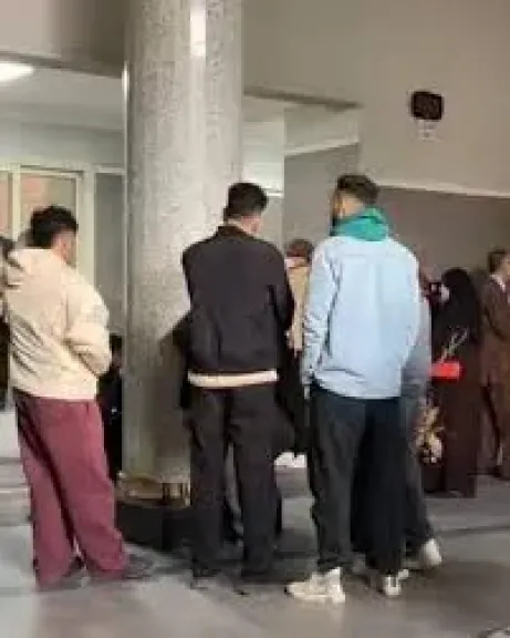 سوزي الاردنية مع عائلتها في المحكمة