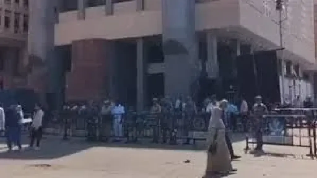 من أمام محاكم المنصوره