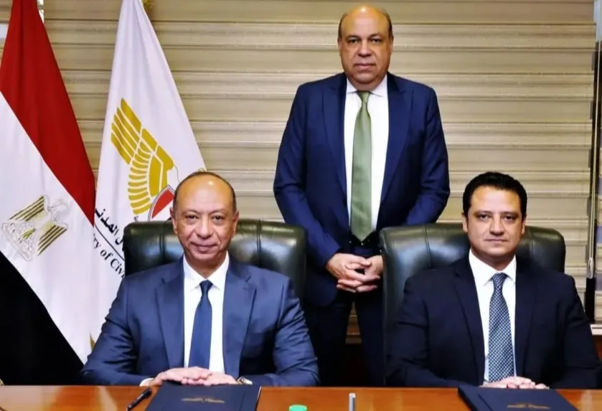 خلال توقيع البروتوكول 