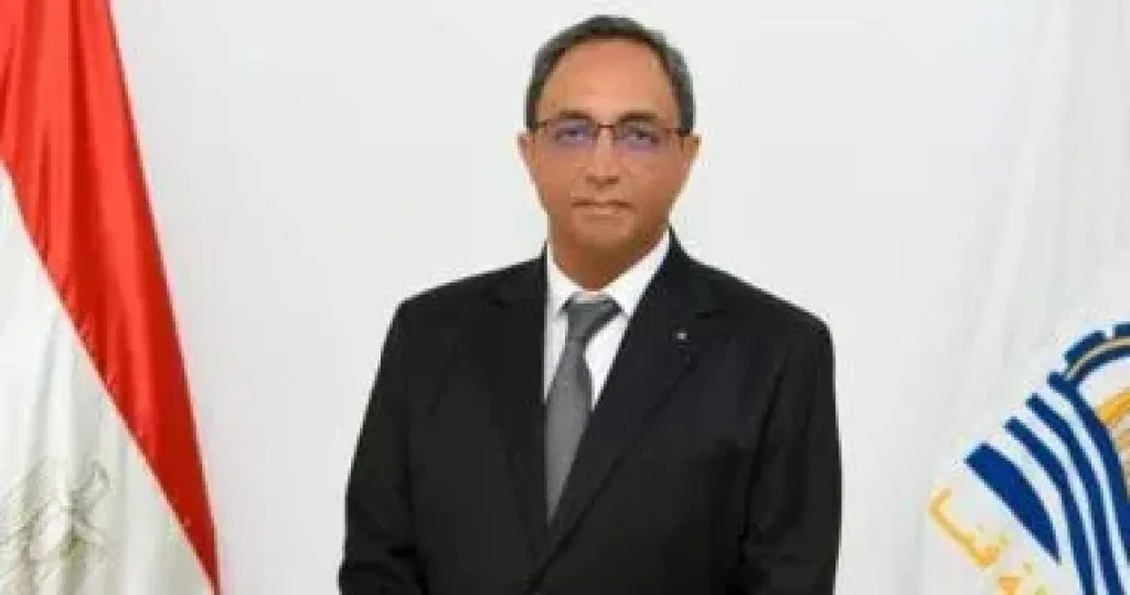 الدكتور خالد عبدالحليم محافظ قنا
