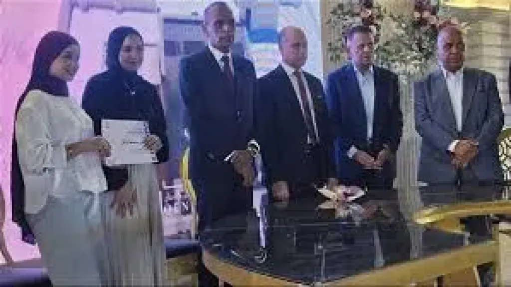 لليوم الثانى مواصله عروض بازار فى مدينه قنا لجديده