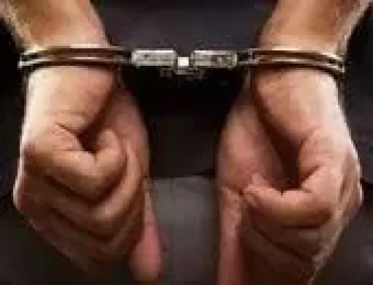 ضبط متهم بحوزته كاميرا سرية