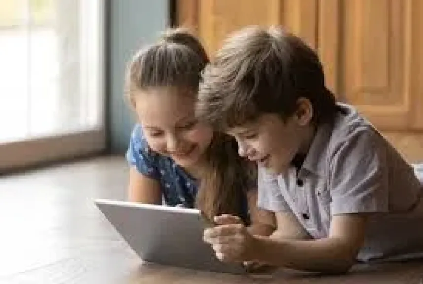 كيف تحمي ابنك من مخاطر الإنترنت؟