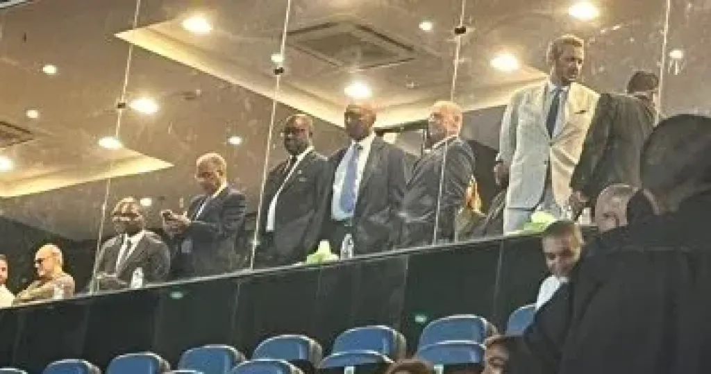 موتسيبي وأبو ريدة في مقصورة الدفاع الجوي