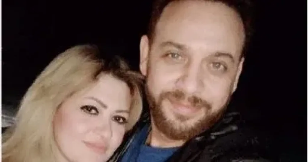 مصطفي قمر وزوجته 