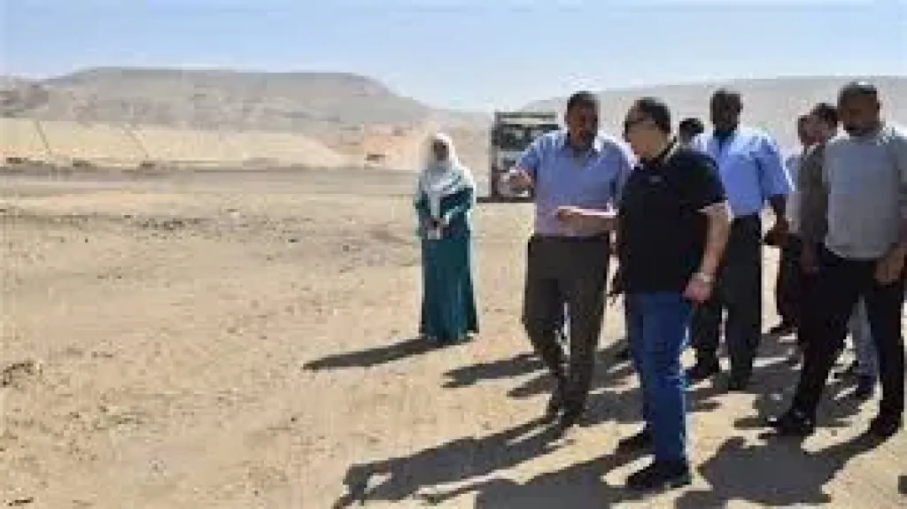 محافظأسيوط-يتفقد محور البدارى
