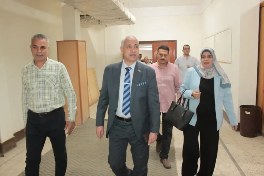 جانب من متابعه 