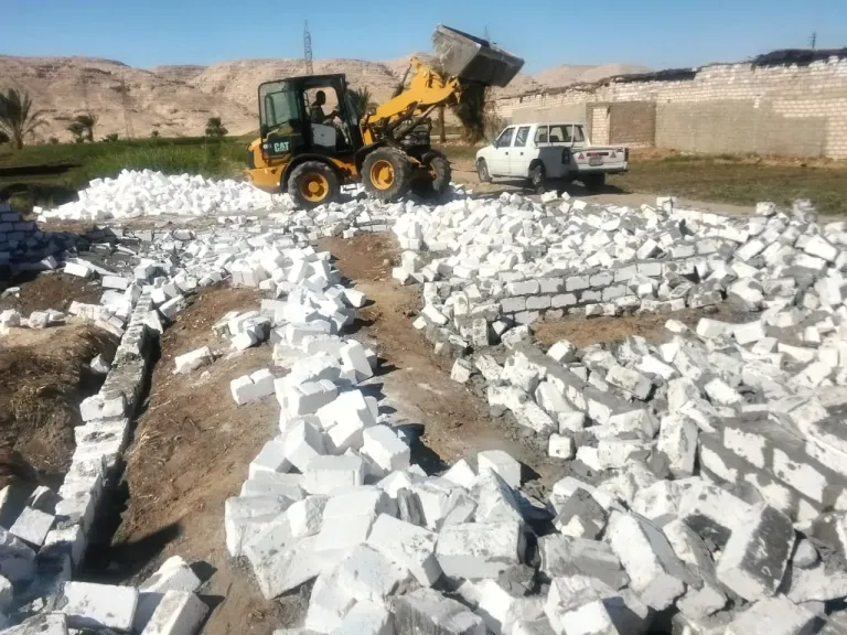 جانب من متابعه 