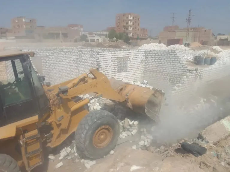 جانب من متابعه 