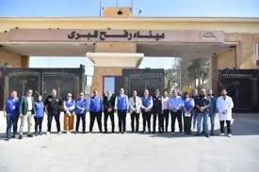 نائب وزير الصحة يتفقد ميناء رفح البري