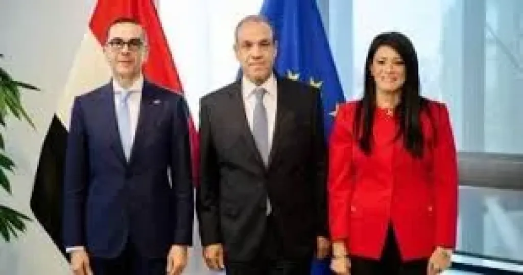 وزراء الخارجية والاستثمار والتخطيط