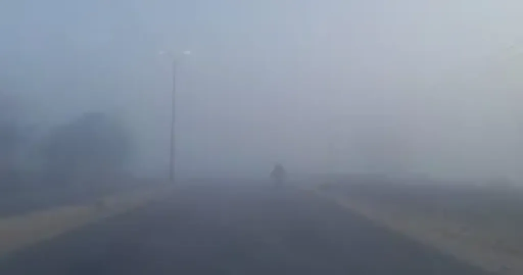 ضباب كثيف 