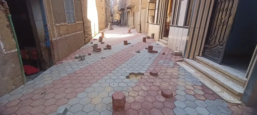 جانب من متابعه 