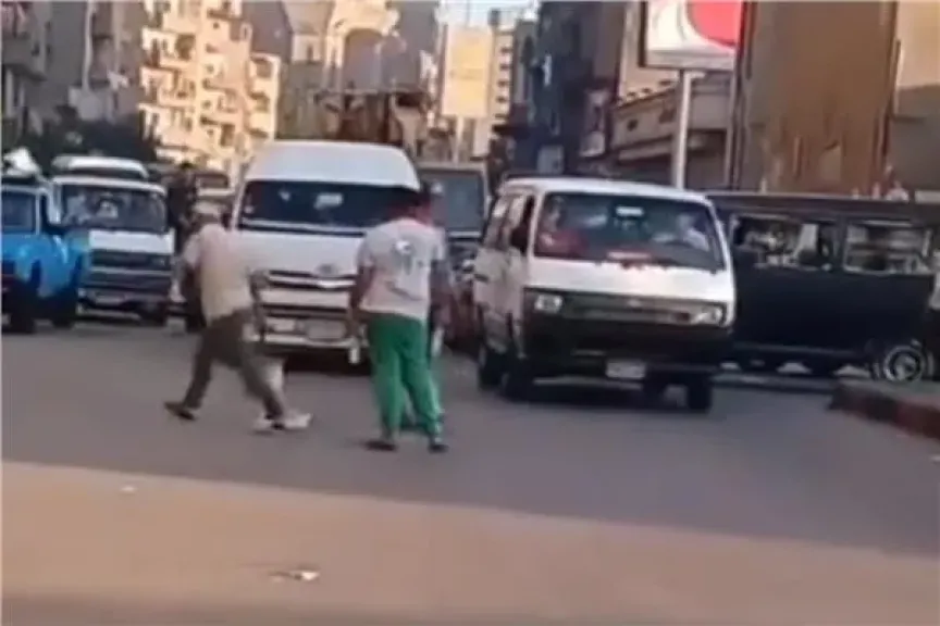 أمن الجيزة تضبط عاطل أغلق الطريق نصف ساعة بالوراق