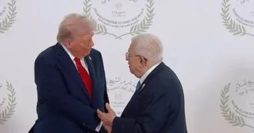  ترامب ومحمود عباس  