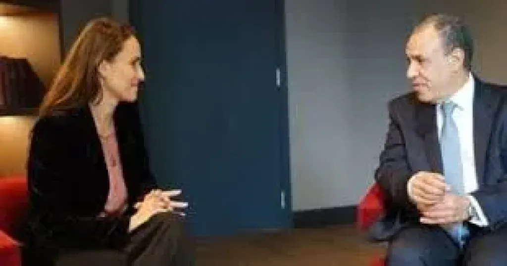 وزير الخارجية يلتقي نظيرته الرومانية